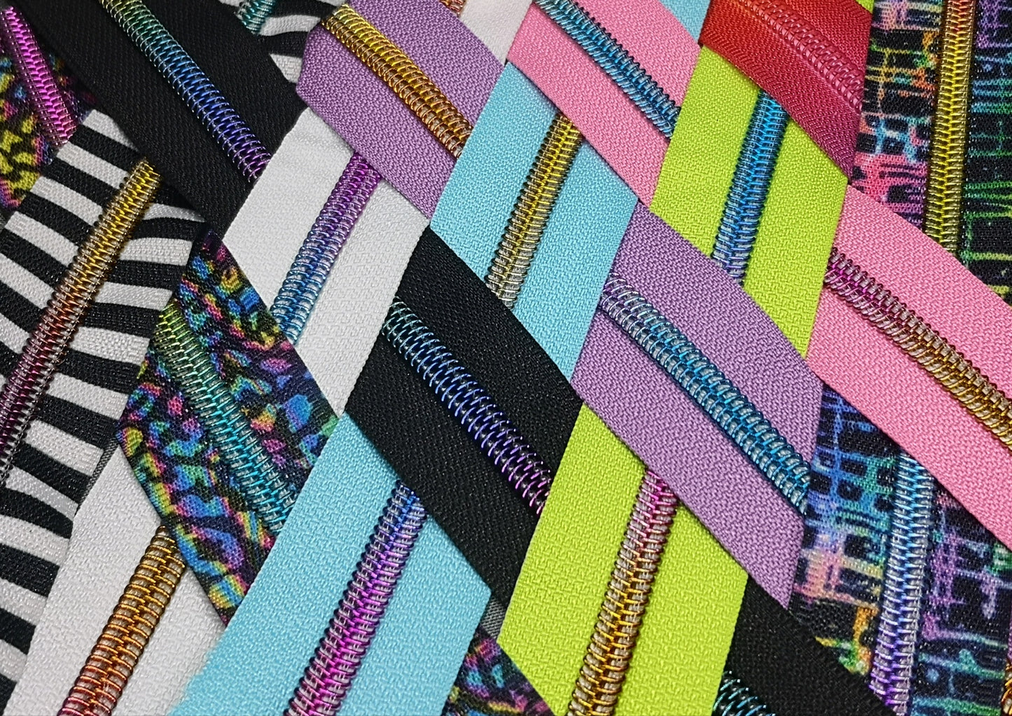 *NEW* Rainbow Electric Crackle zipper tape with Rainbow Gradient teeth