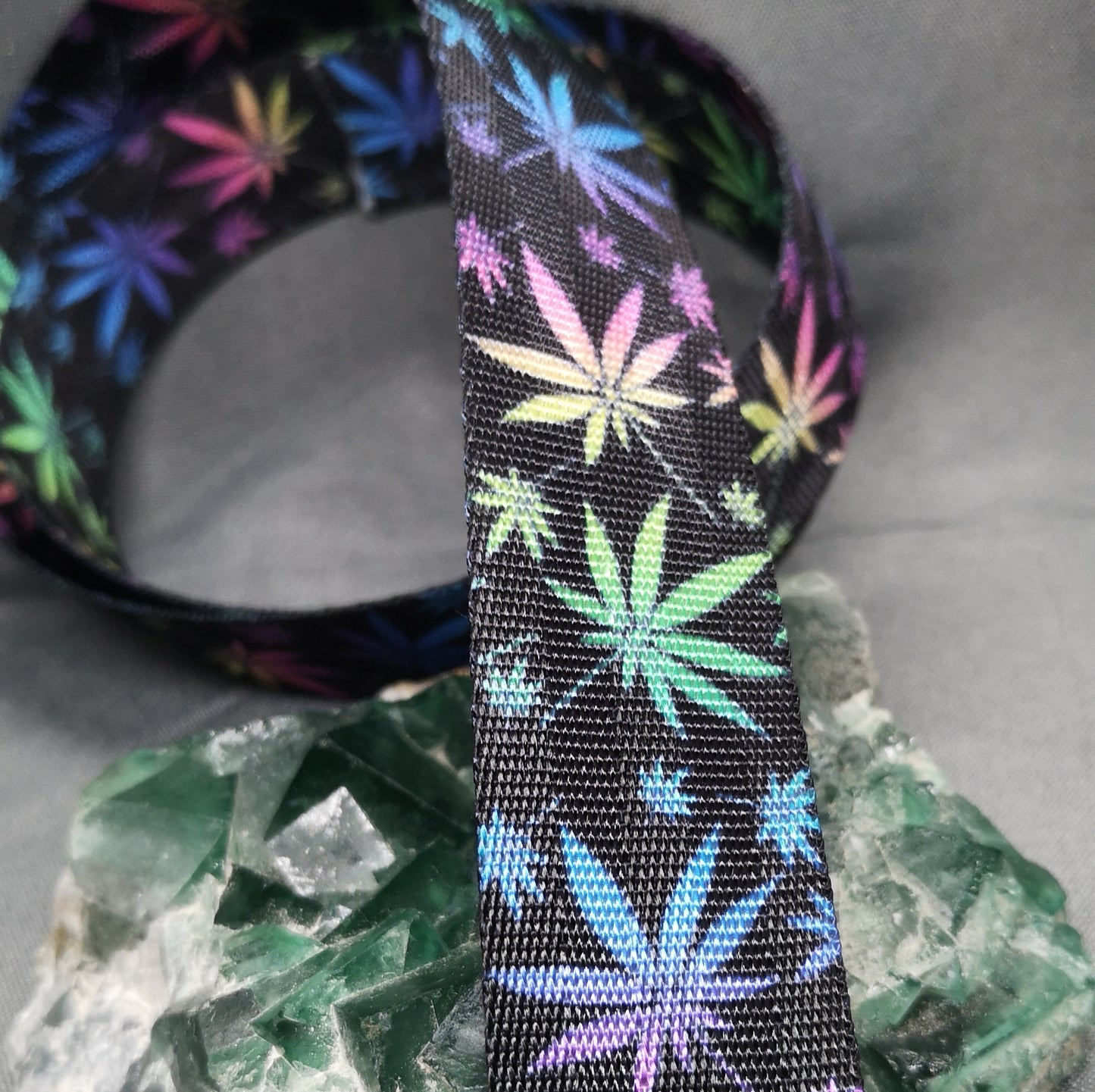 *NEW* Weed Leaf webbing