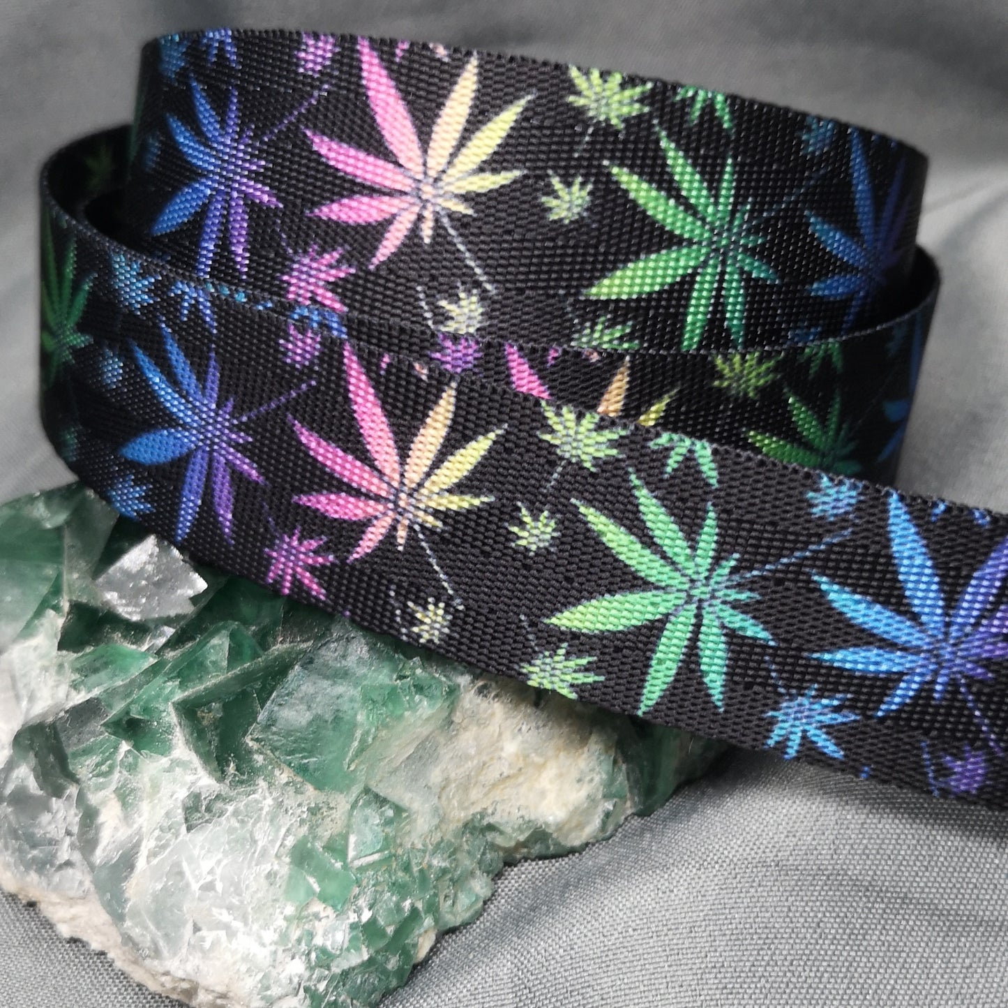 *NEW* Weed Leaf webbing
