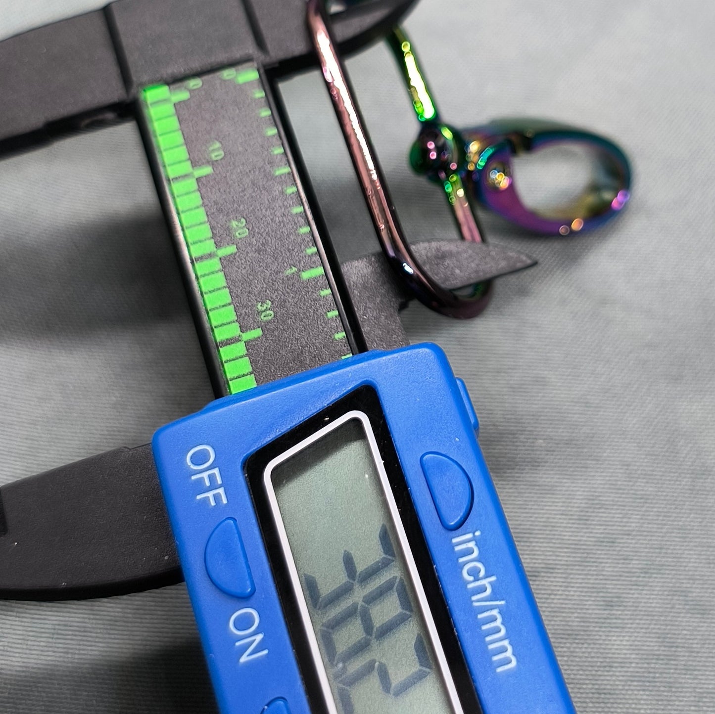 1.5 Oval Snap Swivel Hooks