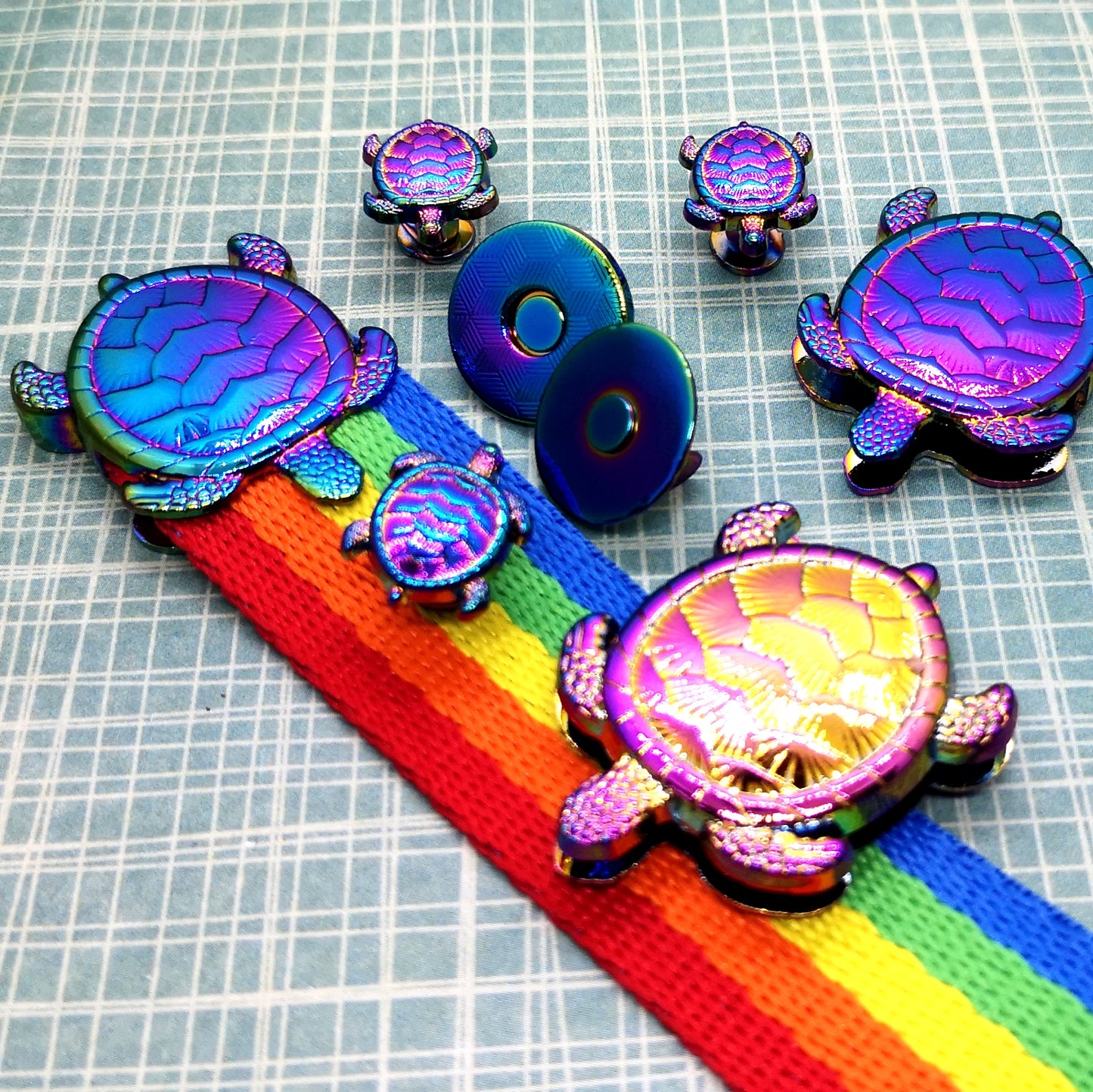 ***Last Chance*** 1" Rainbow Turtle Strap Caps